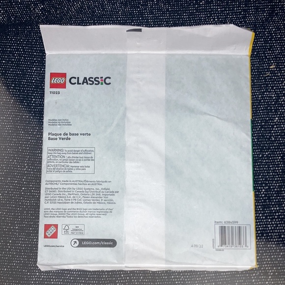 🏣🧩 LEGO Classic Green Baseplate New and In Wrapping Green Model 11023 🧩🏢 - Picture 2 of 6